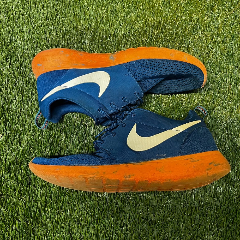 Nike Roshe Run - Size 9